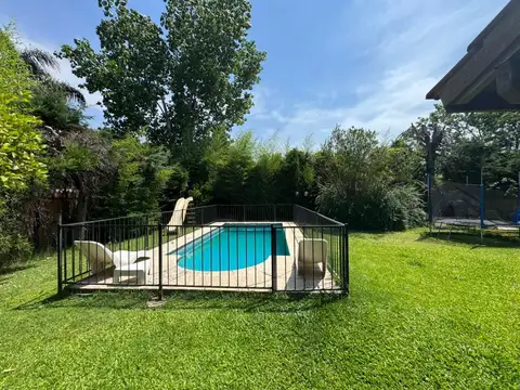 Casa en Venta con 3 cocheras