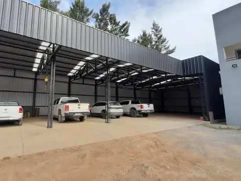 Oficina en Alquiler con 4 cocheras