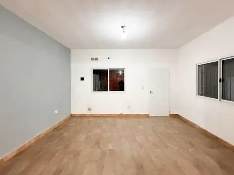 Casa 3 ambientes con 2 baños
