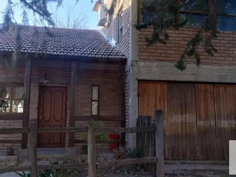 Casa en venta - 3 Dormitorios 1 Baño - Cochera - 550Mts2 - San Luis