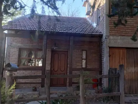 Casa en venta - 3 Dormitorios 1 Baño - Cochera - 550Mts2 - San Luis