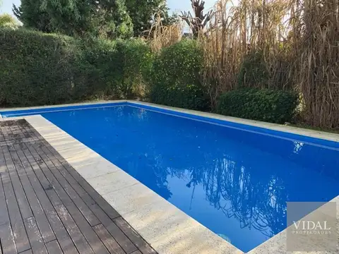 Casa 6 ambientes con 3 baños