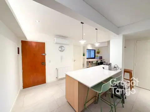 Venta Departamento Cinco Ambientes Almagro Frente Balcón