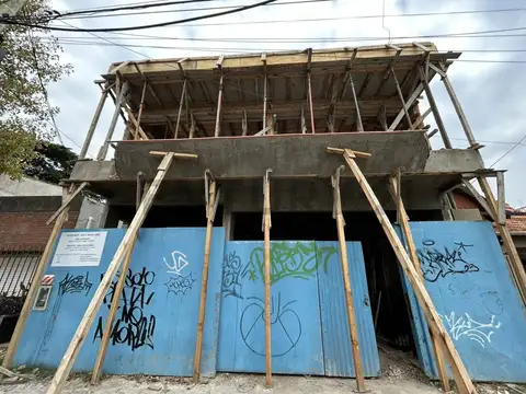 VENTA TRIPLEX 4 AMB CASEROS