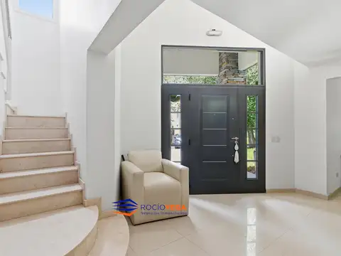 Casa 5 ambientes con 4 baños