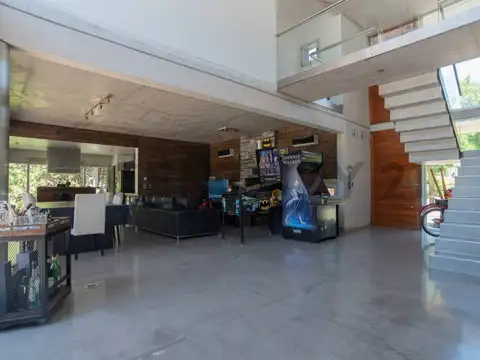VENTA-CASA-5 AMBIEN-BARRIO SANTA ANA-APTO CRÉDITO