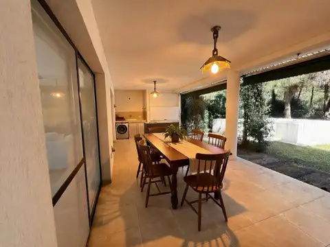 Casa en Venta con 3 cocheras