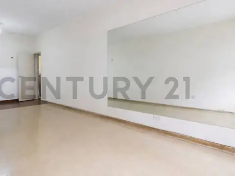 Casa 5 ambientes con 1 baño