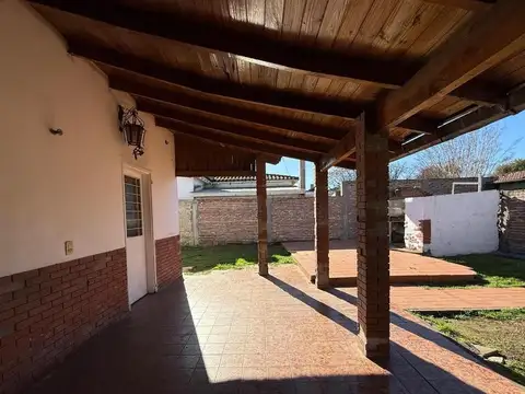 Casa en Venta con 5 cocheras
