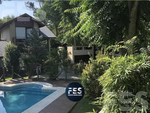 Edificio Hotel complejo Comercial 7 cabañas en venta en Valeria Del Mar