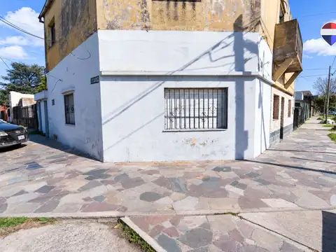 VENTA PH DE 2 AMBIENTES SITO EN MONTE CHINGOLO