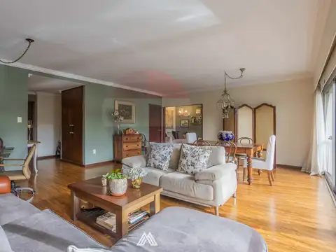 Venta apartamento tres dormitorios garaje Pocitos