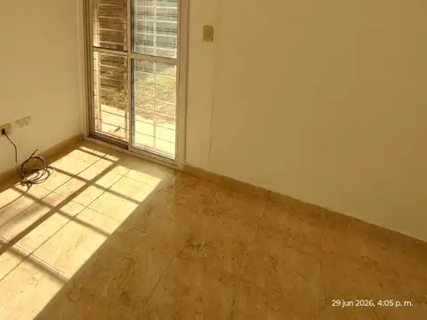 Departamento en Alquiler en Villa Centenario, $ 350.000