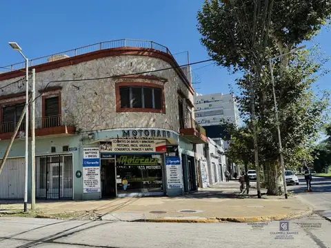 Avenida Bartolomé Mitre  al 4700