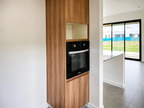 Casa en Venta en Pilar Del Este - Santa Sofia, USD 180.000