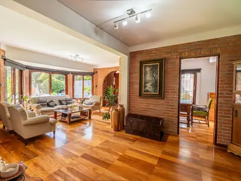 Casa en Venta en Barrio Parque Leloir, USD 650.000