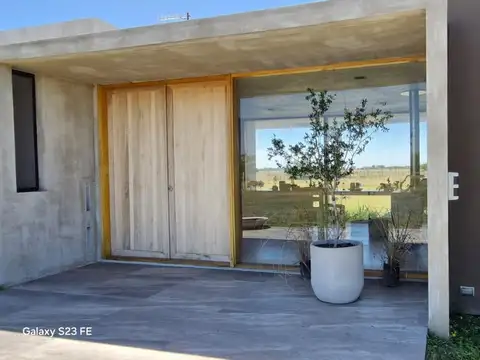 Casa en venta - 4 Dormitorios 4 Baños - 12.935Mts2 - Cañuelas