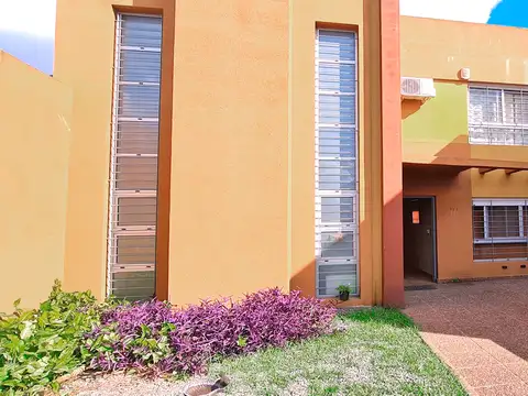 Casa 6 ambientes con 3 baños