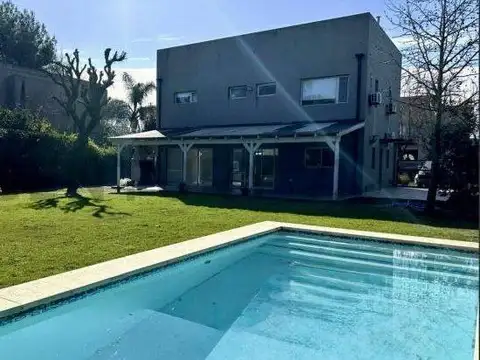 Casa en alquiler en Los Ombúes de Hudson
