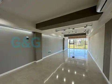 Inmejorable oficina en alquiler Distrito T