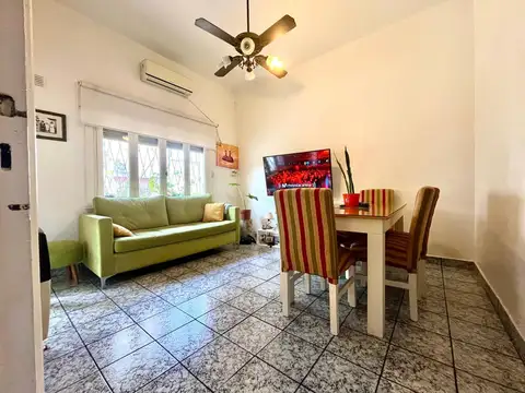 PH EN VENTA 2 AMBIENTES AL FRENTE FLORES