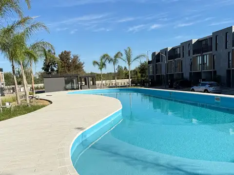 Casa 4 ambientes con 3 baños