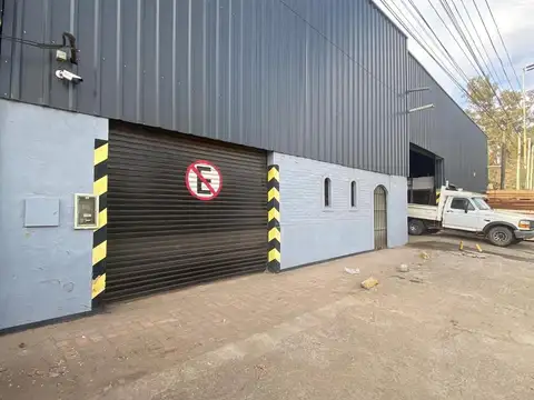 Inmejorable nave sobre ruta 26