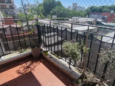 ALQUILER 4 AMBIENTES EN COLEGIALES - MUY LUMINOSO Y BIEN UBICADO, CON BALCON AL CONTRAFRENTE