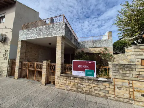 Casa S/ L 8,66 X 32, 2 Viviendas 3 Amb Tot. Independiente