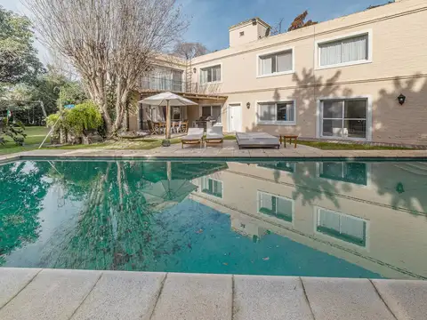 Venta Casa 8 ambientes Maschwitz Apto Crédito