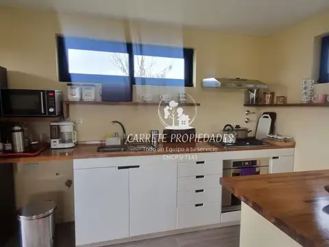 Casa en Alquiler con 2 cocheras