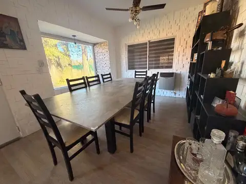 Casa 5 ambientes con 3 baños