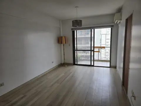 Av. Olazábal 5400, Piso 8