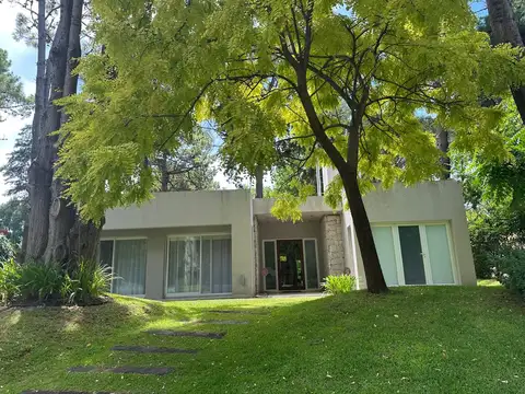 Casa en Venta en Carilo, USD 340.000