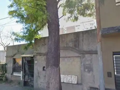 Casa a reciclar en excelente ubicación de San Lorenzo