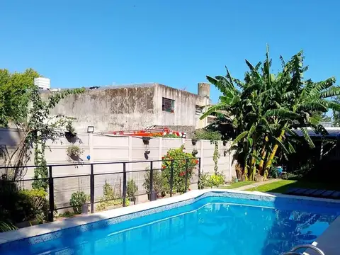 CASA 3 AMBIENTES - CON PILETA