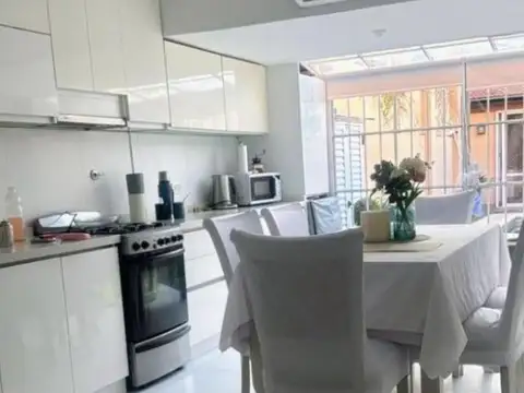 Depto Tipo Casa en Venta de 4 dormitorios