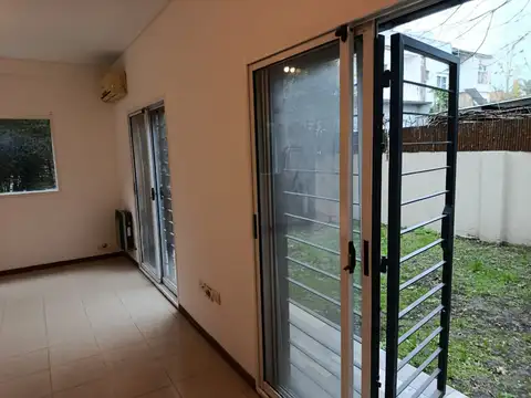 Triplex 4 Ambientes con Cochera en Barrio Cerrado - Ituzaingó