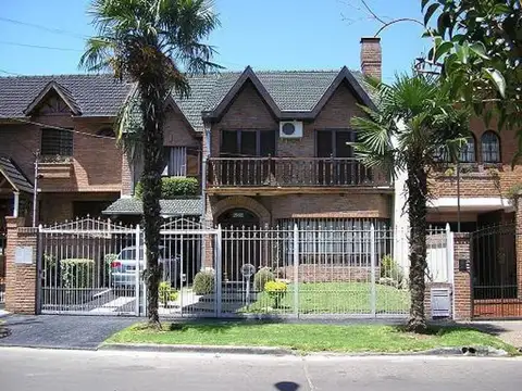 Hermoso Chalet de 6 ambientes en Castelar Norte