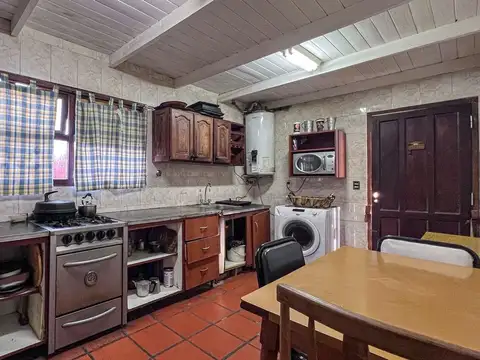 Casa 4 ambientes con 1 baño