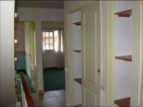 Casa 5 ambientes con 2 baños