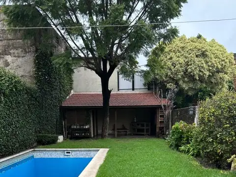 Chalet 5 ambientes en Castelar Sur