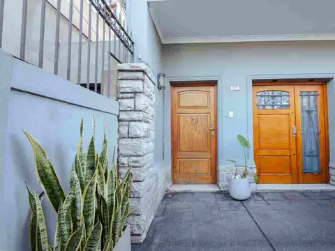 PH 3 AMBIENTES CON PATIO Y BALCÓN AL FRENTE