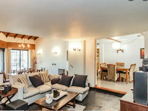 Casa 4 ambientes con 4 baños
