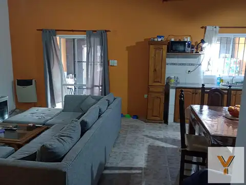 Casa 5 ambientes con 2 baños