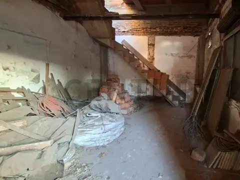 Venta Salón Comercial con Obra en Planta Alta en Alberdi, Rosario
