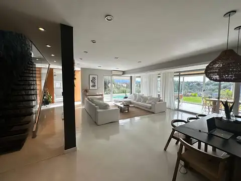Casa en Venta de 5 dormitorios