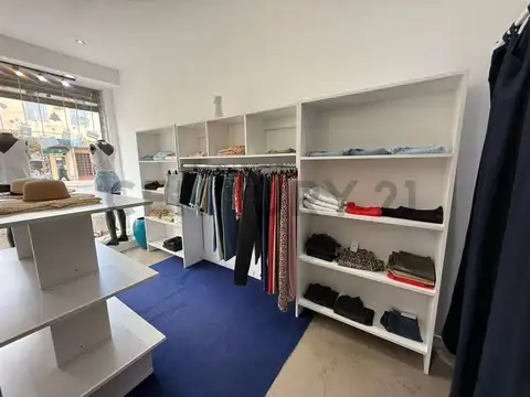 Venta fondo de comercio en Berisso - Av Montevideo entre 16 y 17