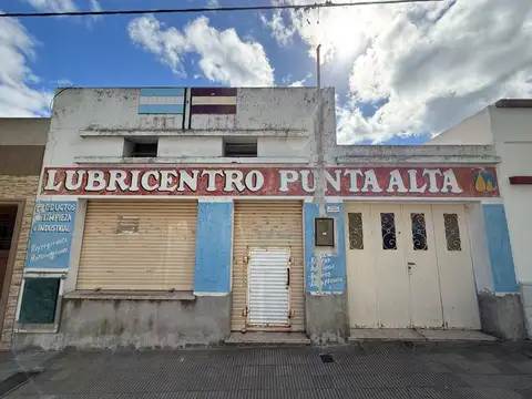 Local con casa y patio a reciclar en Patagones 550