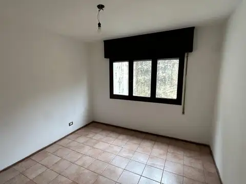 Juan Manuel De Rosas 1900, Piso 1